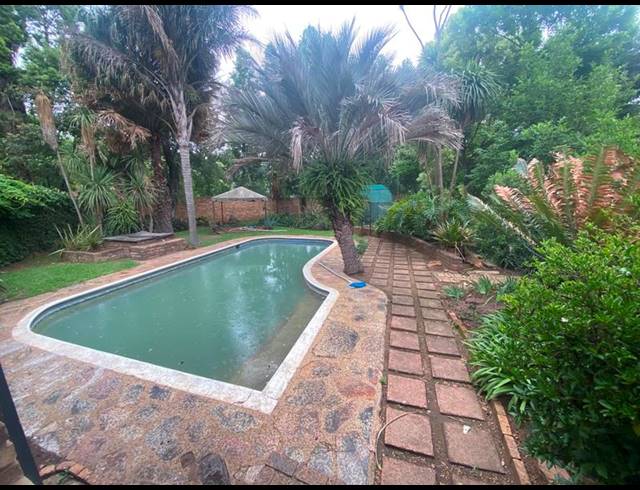 6 BEDROOM HOUSE FOR SALE IN CLUBVILLE